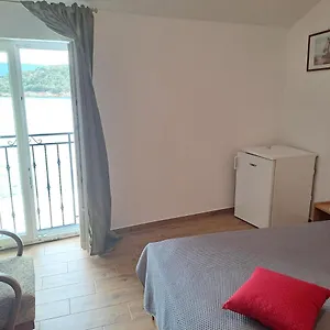 Sobe Mamalu 3* Valun